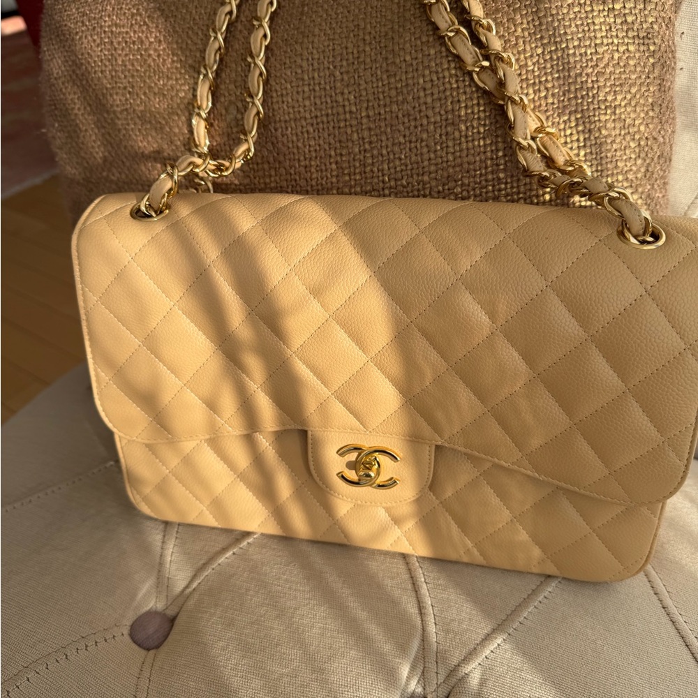 Chanel Tan Quilted Caviar Shoulder Bag with Gold Chain Jumbo Excellent condition